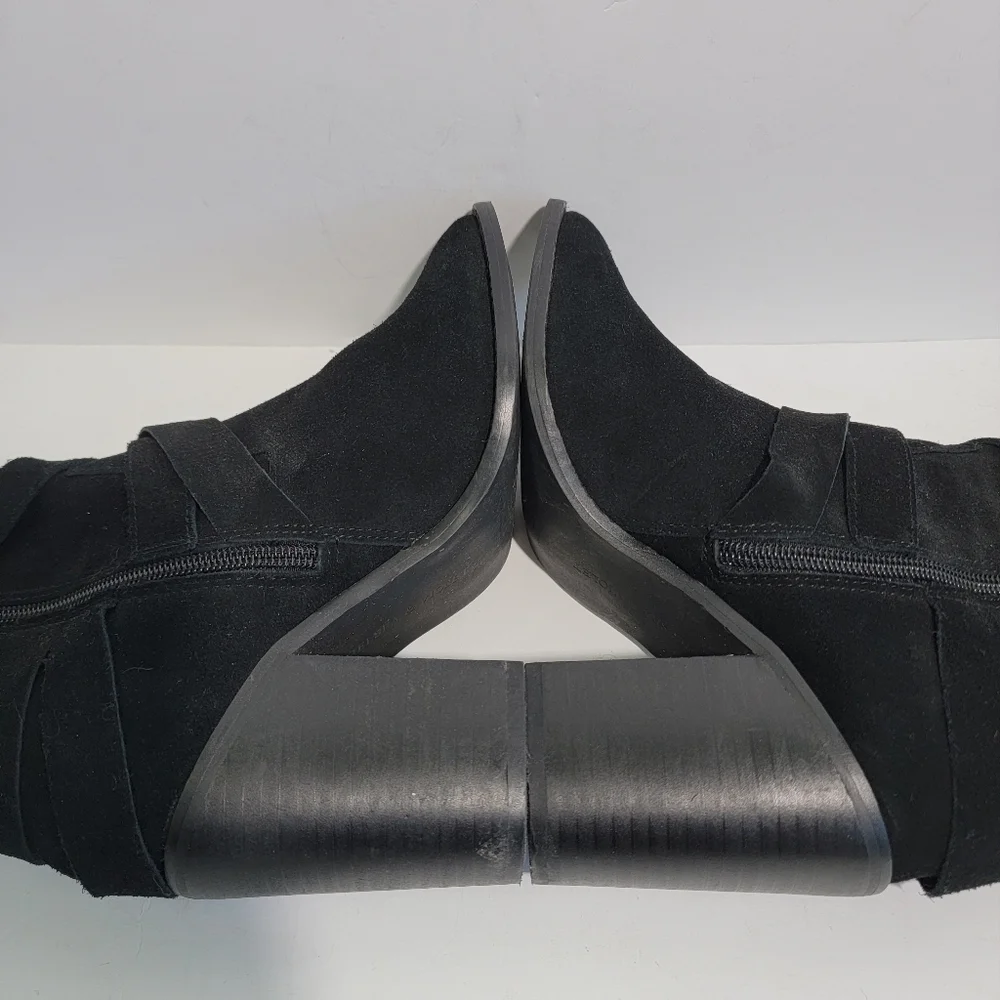 CHELSEA & VIOLET VICKI Black Suede Ankle Boots Sz 7M Buckle Side Zip Stack Heel
